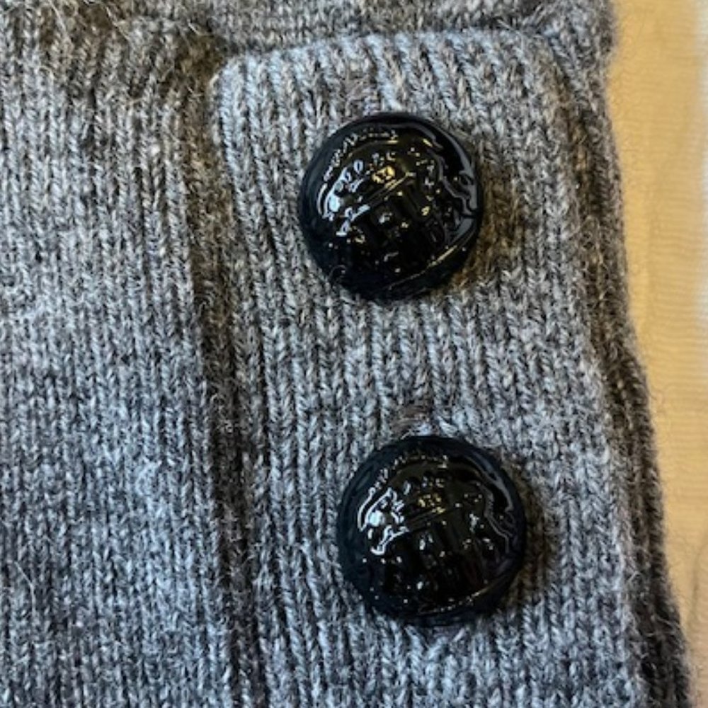 BURBERRY.  CASHMERE.  DRESS. - Picture 9 of 15